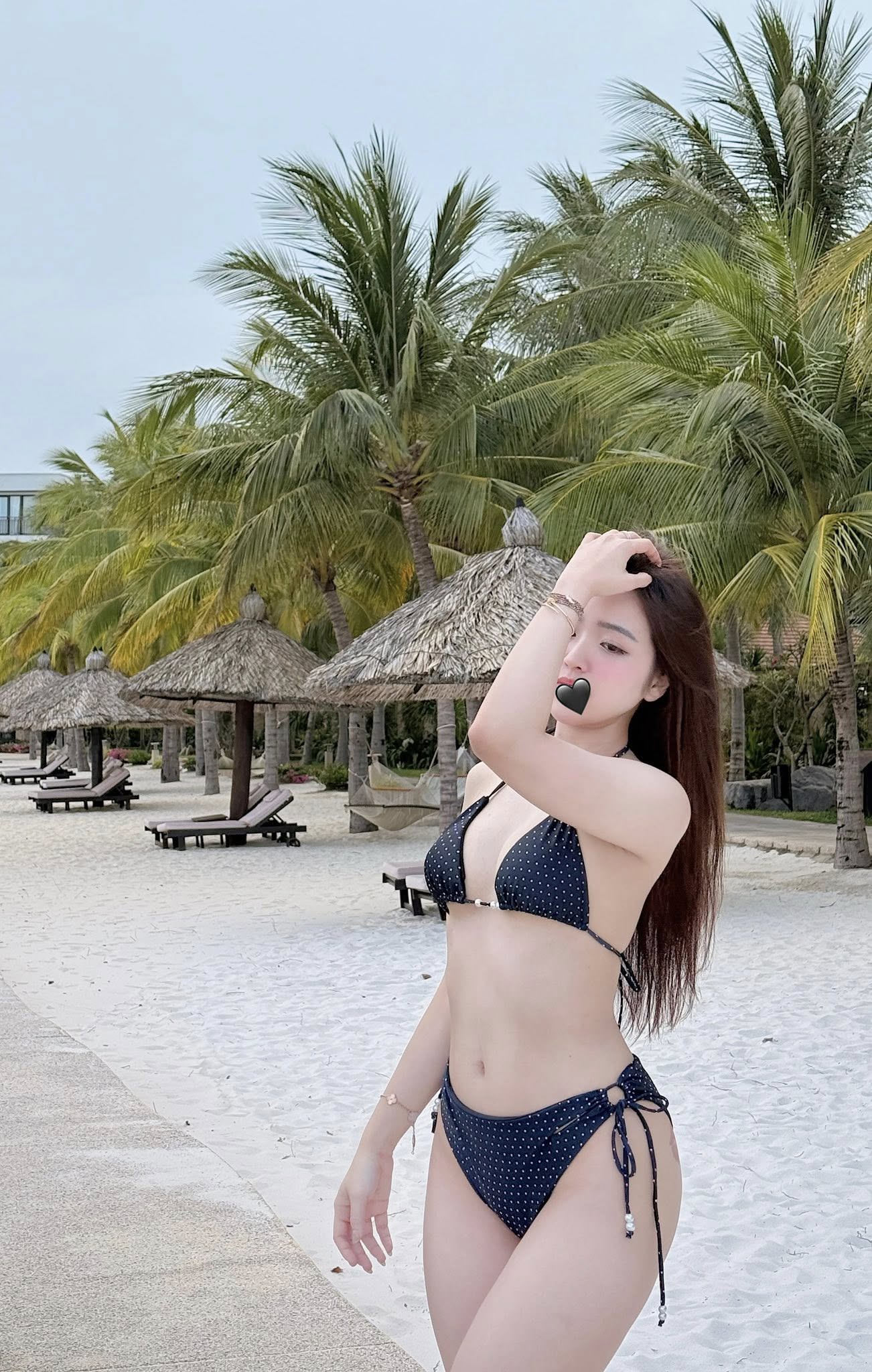 Le Phuong Anh’s Bikini Photos Hit 3x More Likes Overnight 3 Le Phuong Anh posing confidently