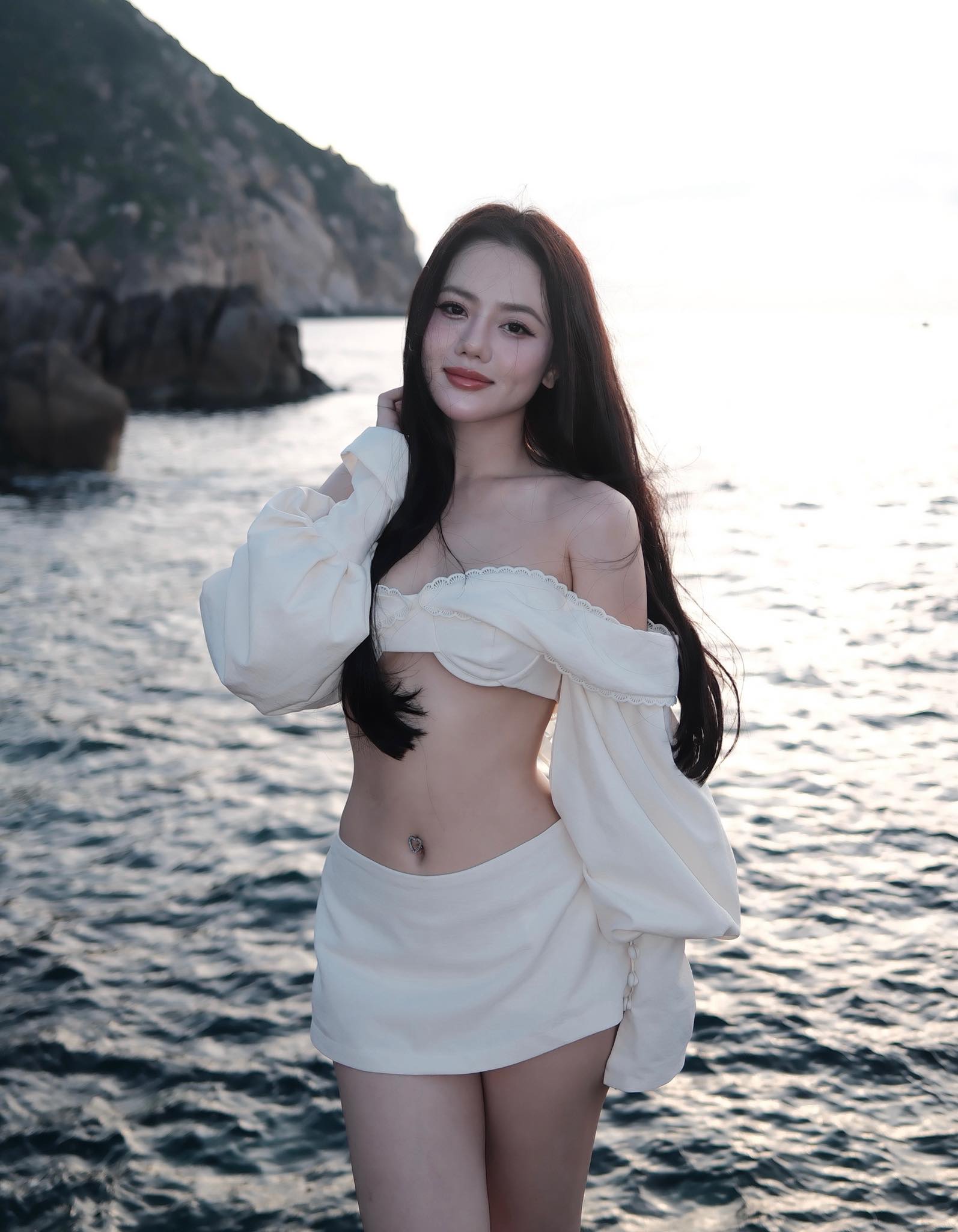 Bò Chảnh Drops Stunning Bikini and Studio Photos 1 49792526917746301901295468209185550492293562n 1747817326818512244997 1747881296437 17478812965751921334237
