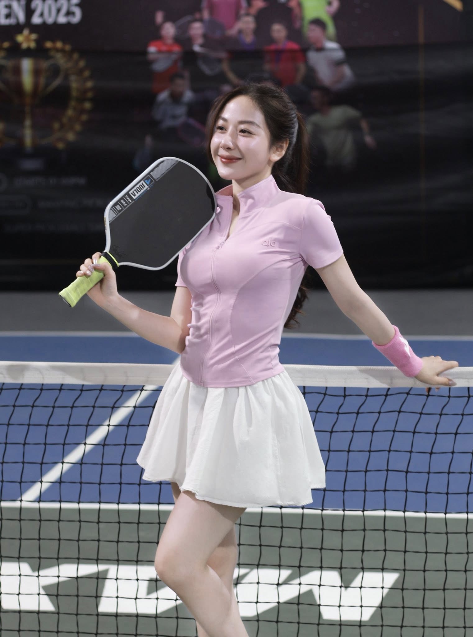 Pickleball Newcomer Hứa Như Quỳnh Steals Hearts Online 1 Hứa Như Quỳnh posing on the pickleball court