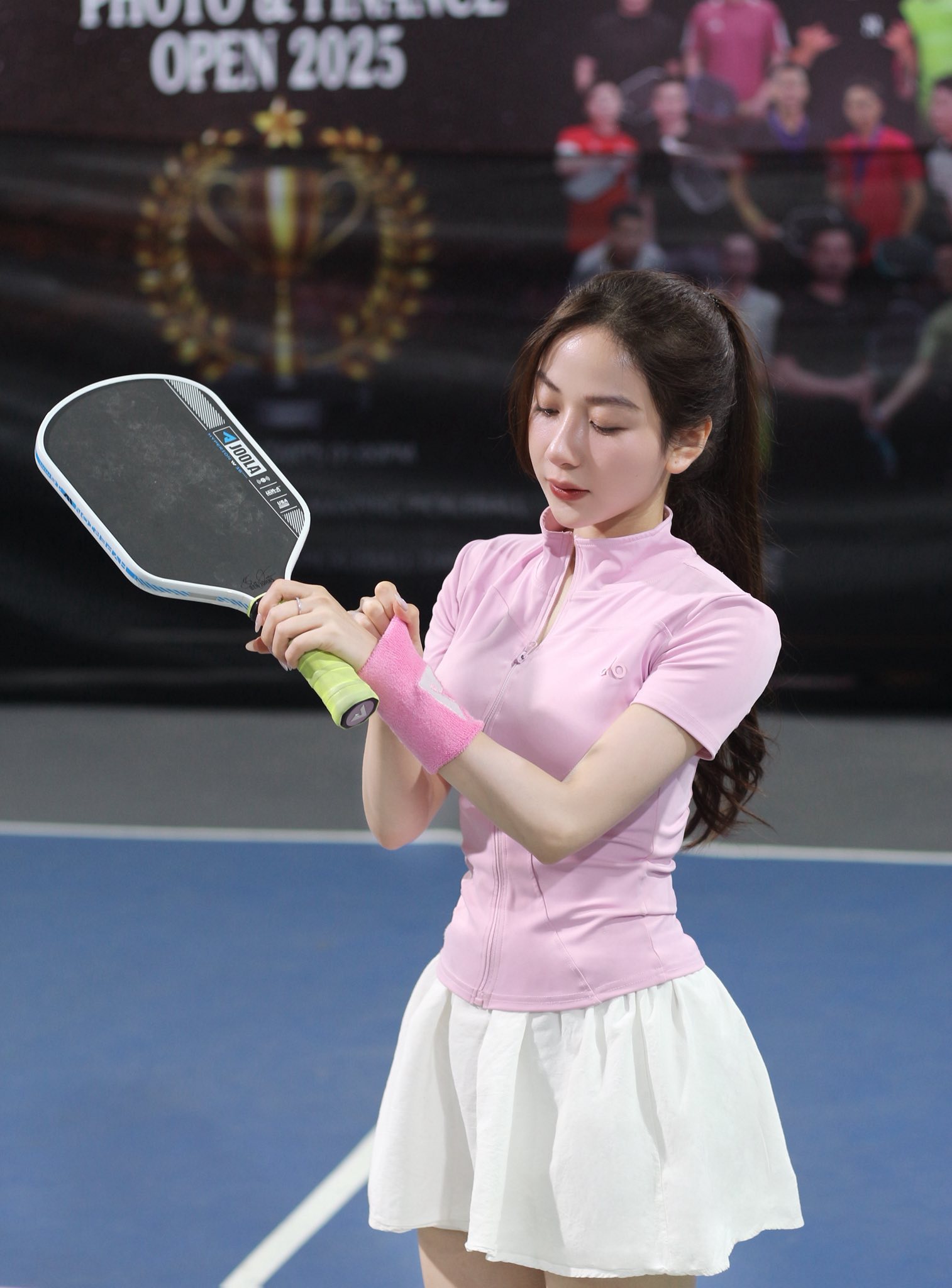 Pickleball Newcomer Hứa Như Quỳnh Steals Hearts Online 2 Hứa Như Quỳnh smiling during pickleball