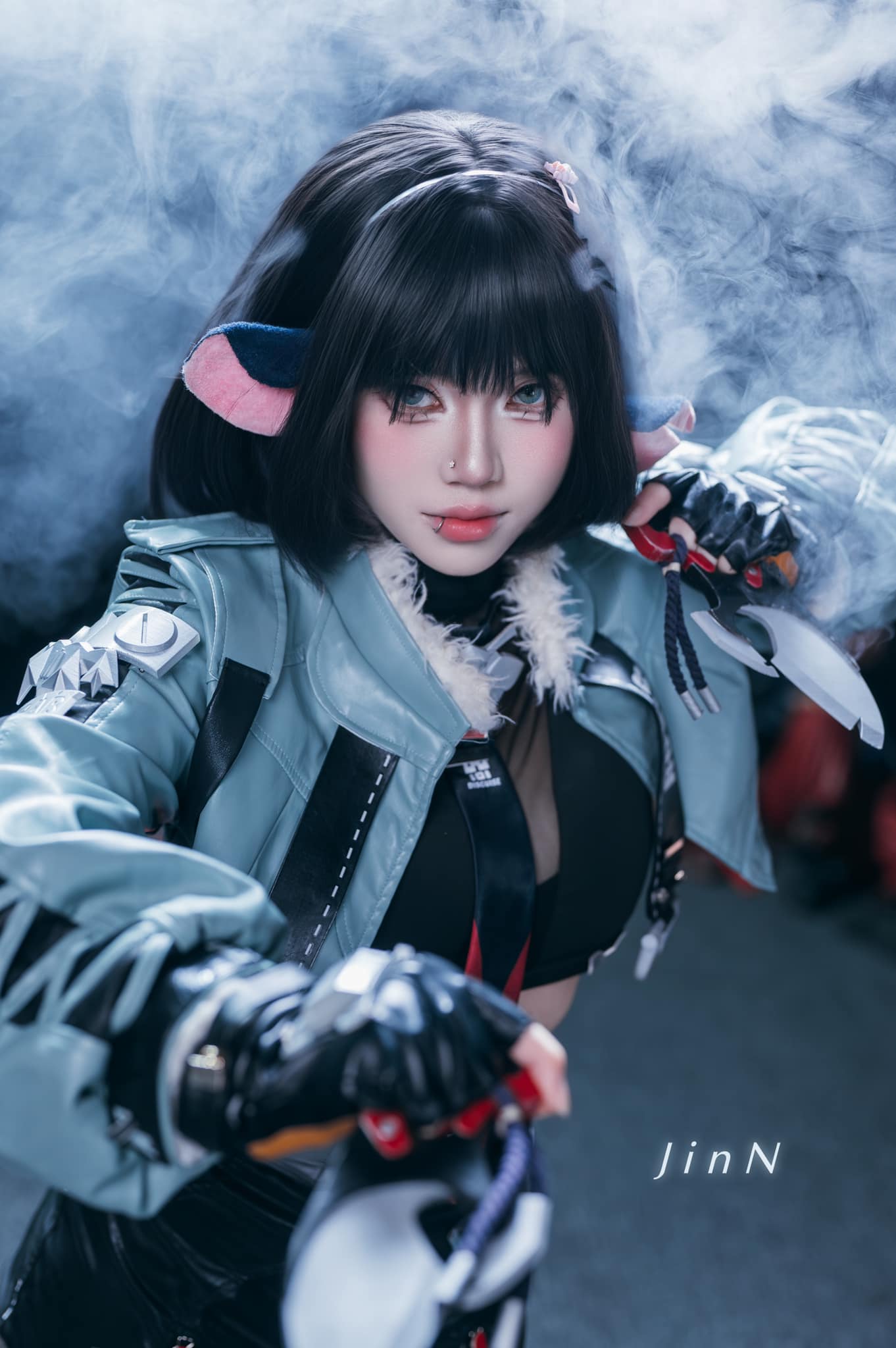 Mai Anh: The Viral Hot Girl Lighting Up Internet Cafes 11 Mai Anh confident pose