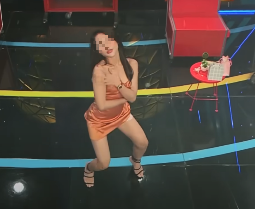 Streamer’s Sexy Dance on Dating Show Sparks Online Debate 4 V.T.H on stage