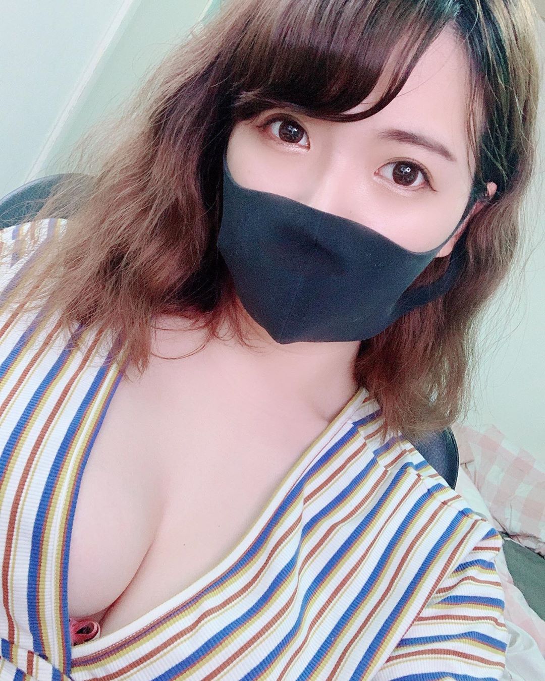 Streamer Winny Draws Thousands Just Sleeping with Her Cat on Stream 5 photo 1 15957860648001734868269 1747890014129 17478900142091319614671 1747897934909 1747897935155922659565