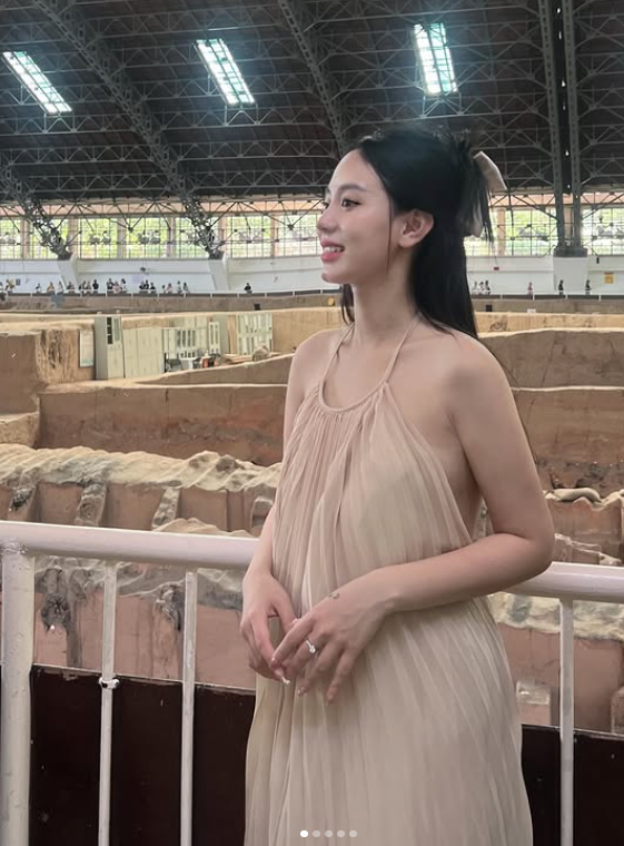 Viral 'Physics Teacher' Minh Thu Returns, Shows Off Fluent Language Skills 5 screenshot 2025 05 06 154803 17465213486091181431990 1746522572684 17465225727721079285486