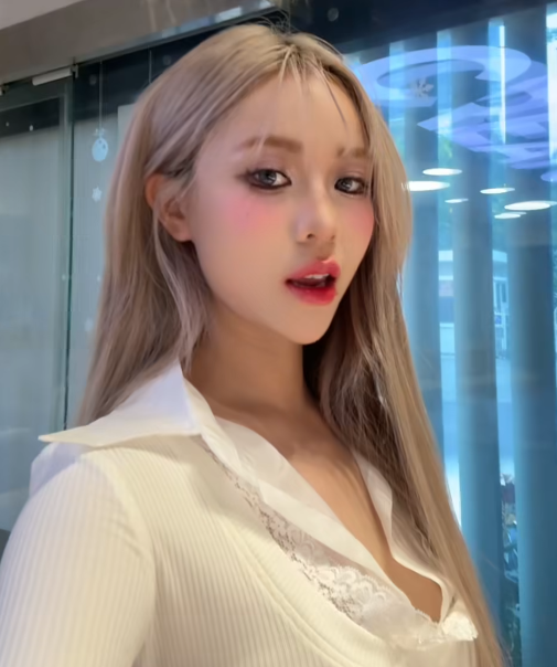 MisThy’s New Look Has Fans Doing a Double Take 7 MisThy new image
