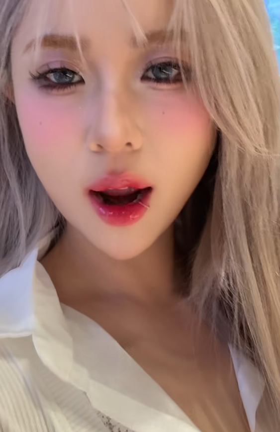 MisThy’s New Look Has Fans Doing a Double Take 6 MisThy fashion evolution
