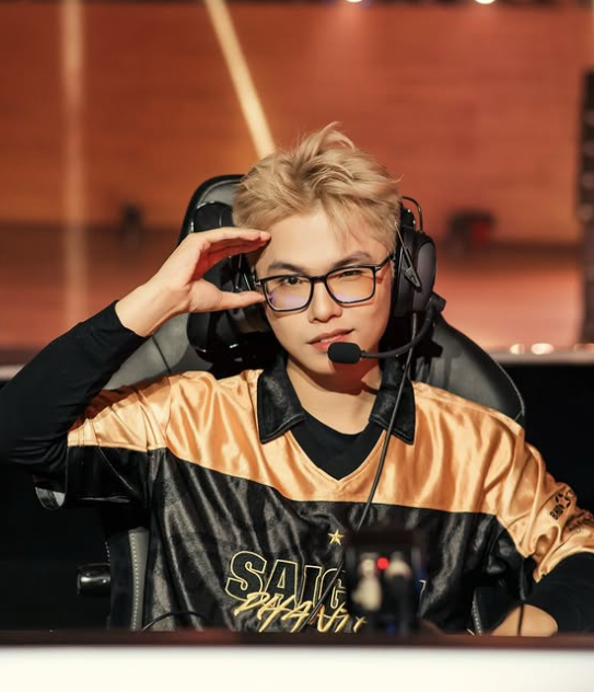 Lai Bâng’s Girlfriend Hints at Marriage After Nearly 10 Years Together 1 Lai Bâng in game action