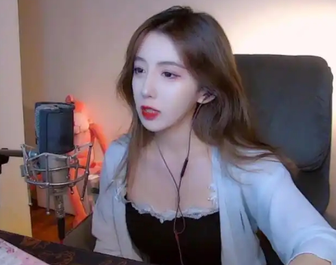 Famous Streamer Faces Backlash Over Shady Rumors 4 1748751989803849330455 1748831581477 1748831581792734528606