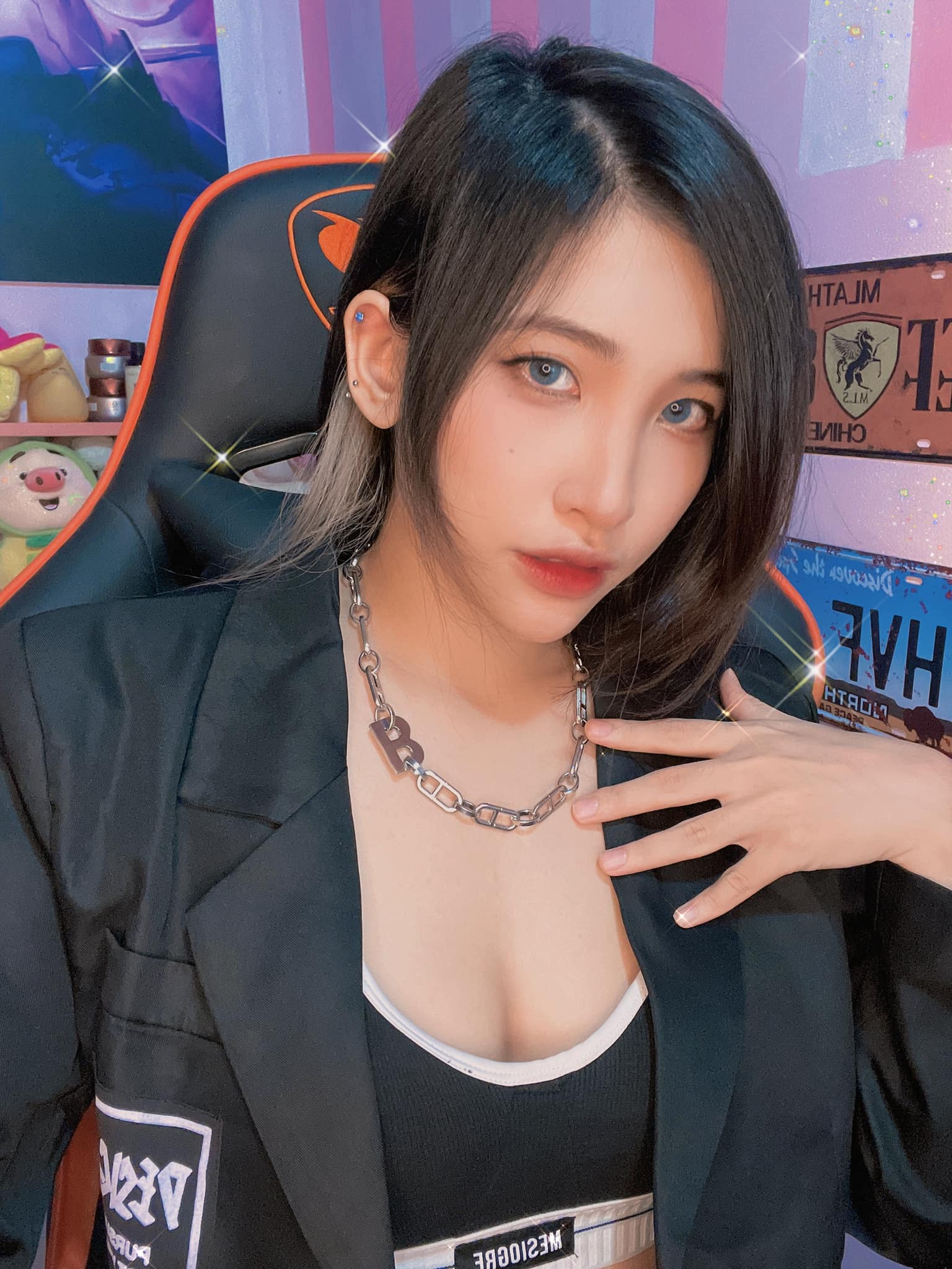 Streamer Lily Phan Stands Firm Against Risky Job Offers 5 Lily Phan streaming confidently