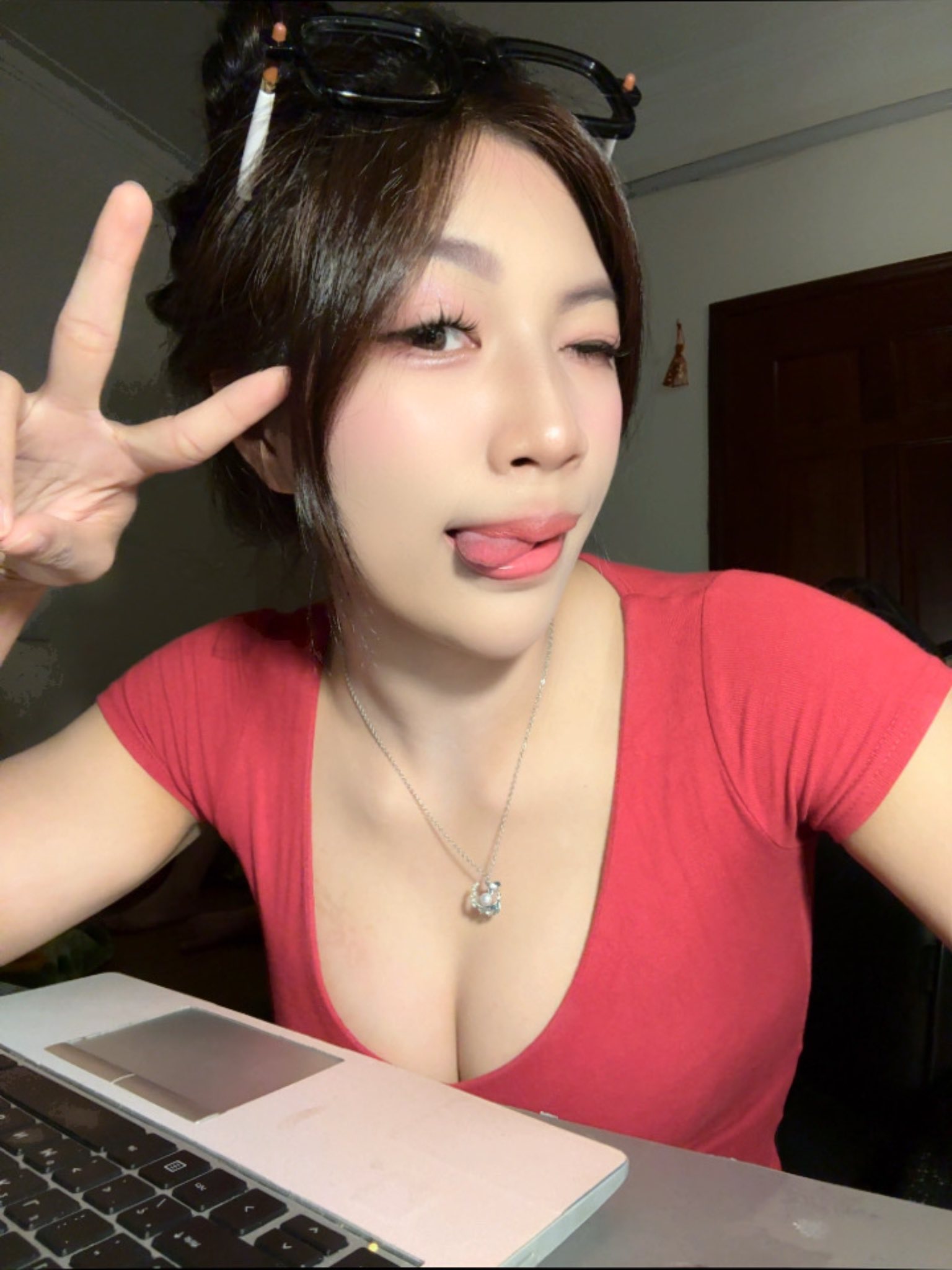 Wrestler Anh Tho Stuns Fans with Bikini Look 6 Anh Tho enjoying social media trends
