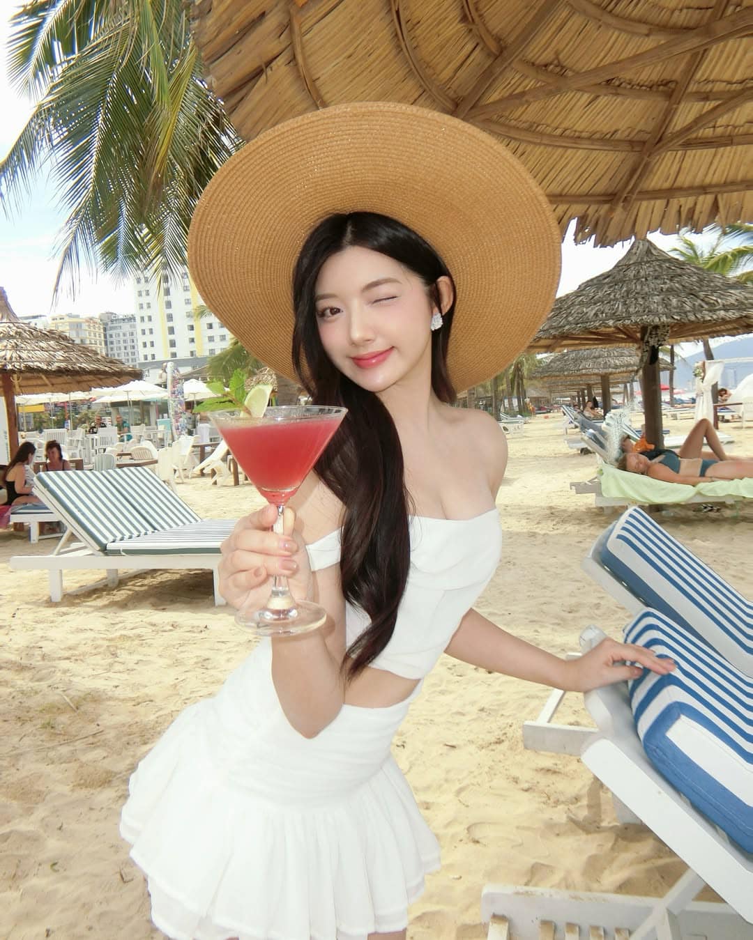 Mukbang Star Quỳnh Trương Claps Back at Swallowing Rumors 1 Quỳnh Trương mukbang video