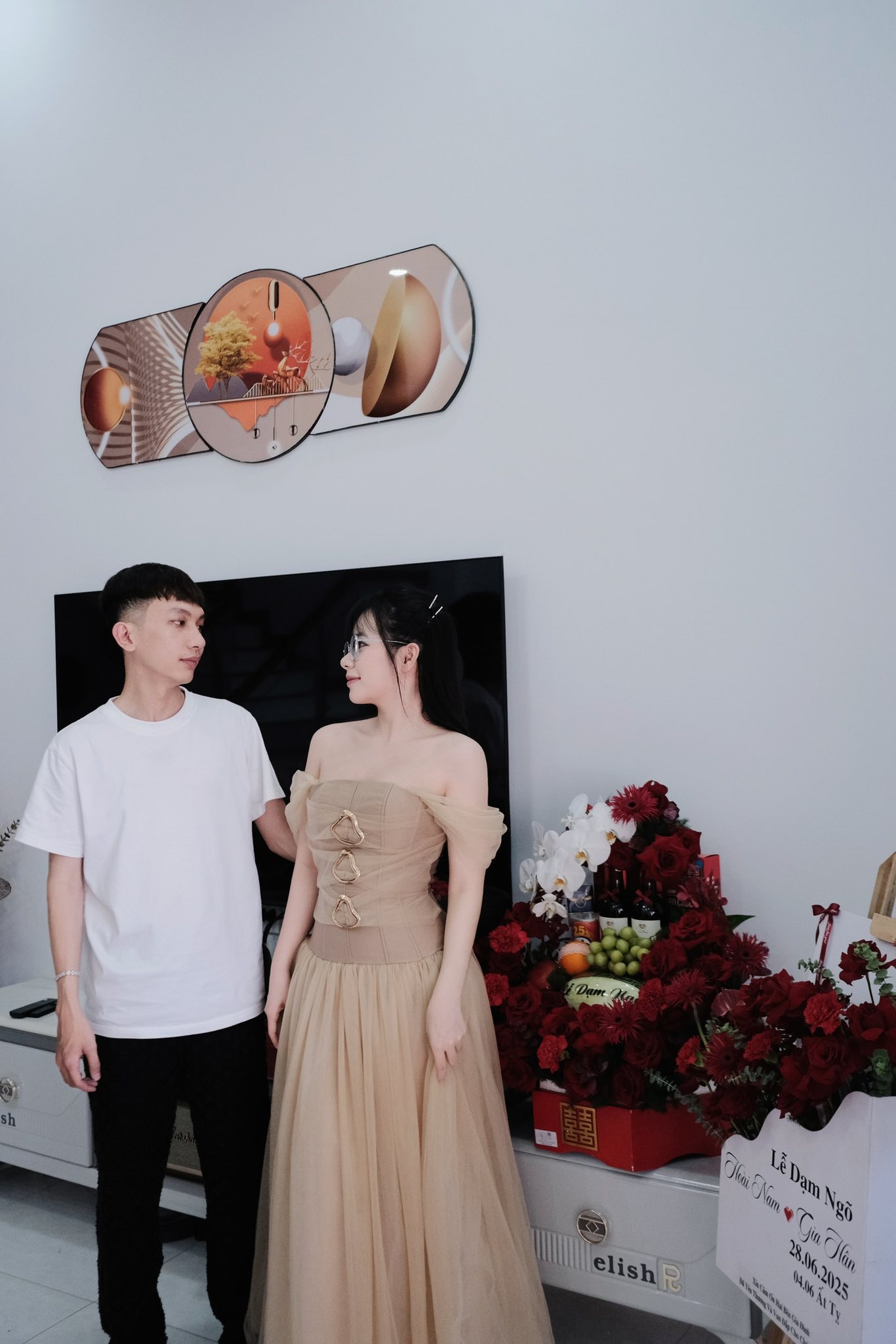 SGP Star Red Set to Wed, Girlfriend’s Look Finally Revealed 8 Engagement ceremony photos