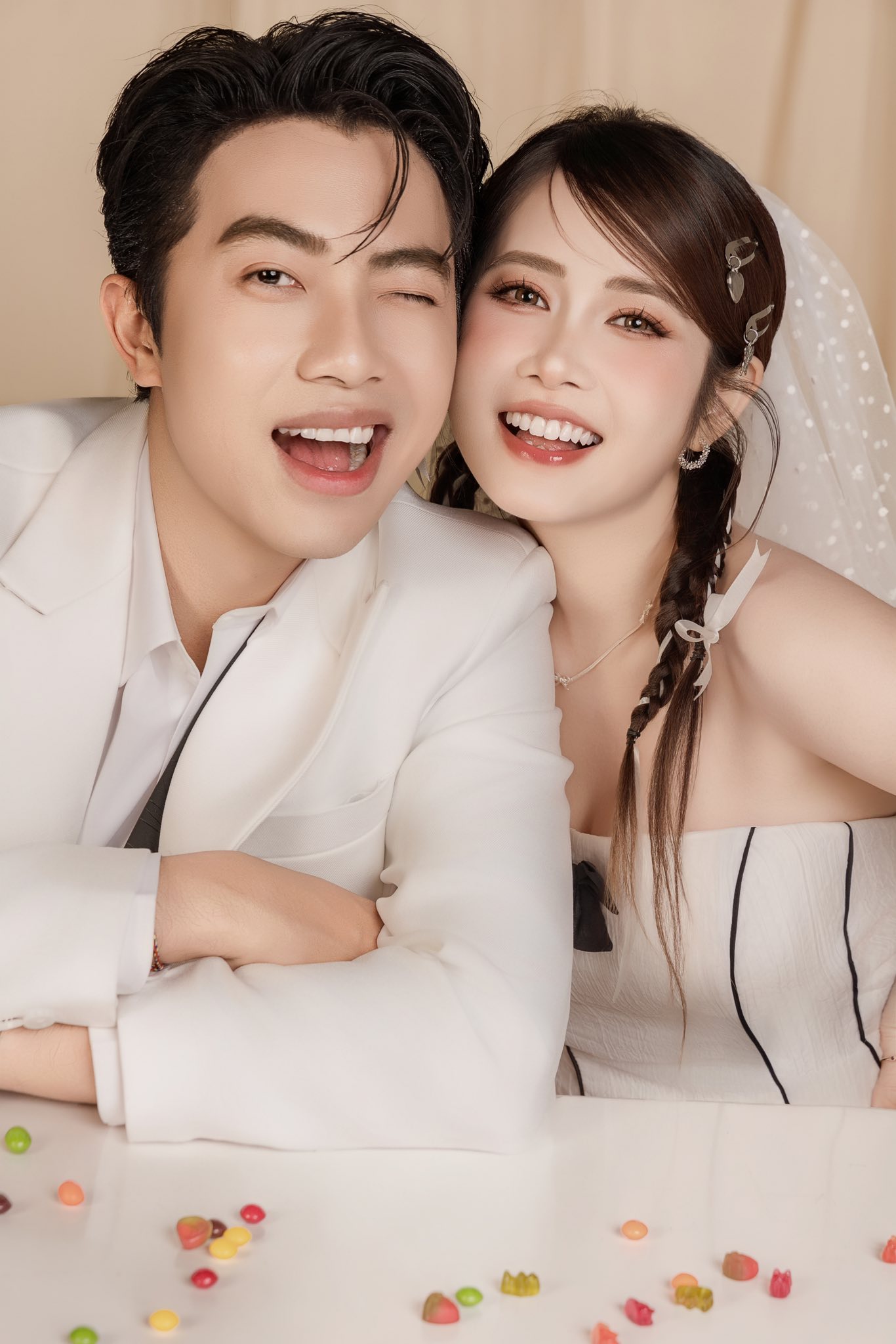 Mai Quỳnh Anh and Cris Phan happy moments
