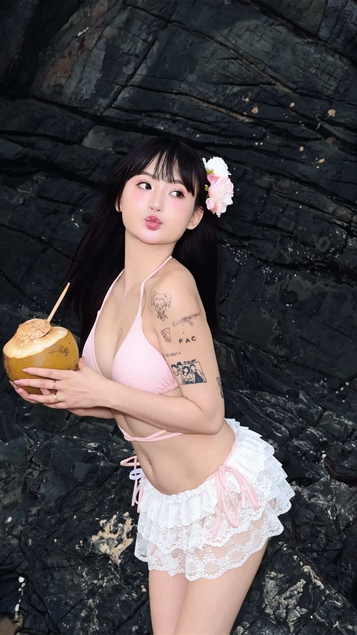 Alice Xuân Hoài’s Stunning Comeback After Free Fire Fame 6 Alice glamorous photo 2