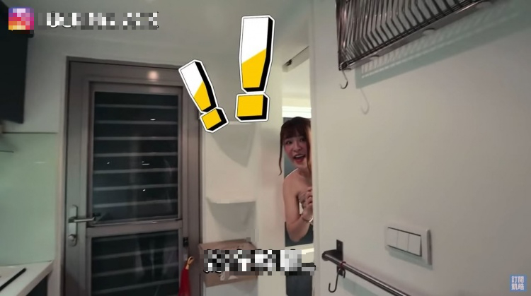YouTuber Yuan Yuan Faces Backlash Over Staged Shower Prank 4 Yuan Yuan running out of the bathroom