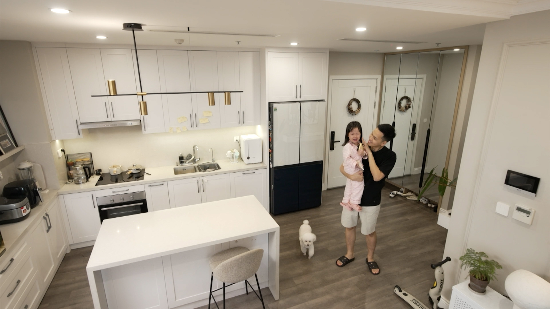 Chim Sẻ Đi Nắng and Daughter Steal Hearts on Reality Show 2 Chim Sẻ Đi Nắng with daughter Sunii
