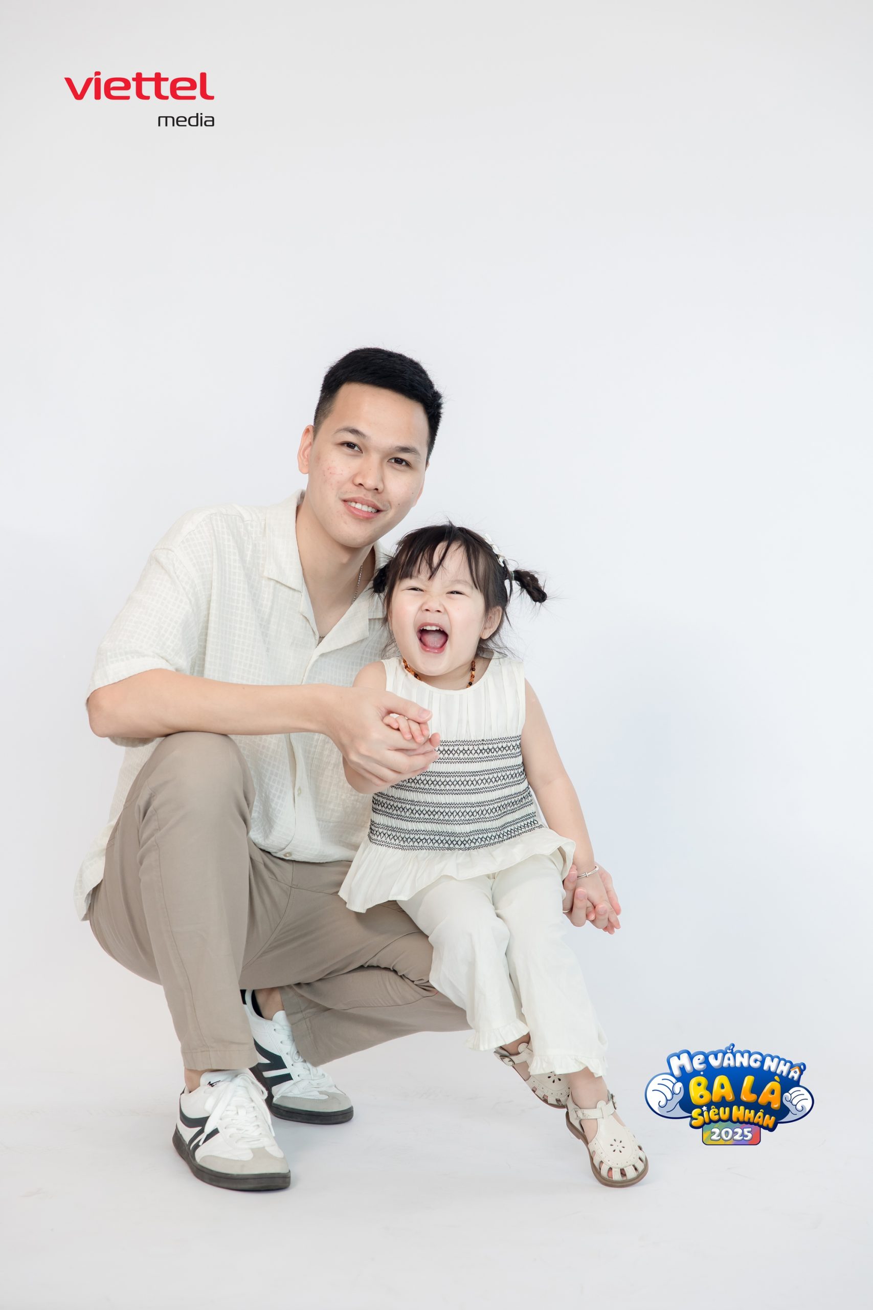 Chim Sẻ Đi Nắng and Daughter Steal Hearts on Reality Show 1 Chim Sẻ Đi Nắng and daughter Sunii on reality show