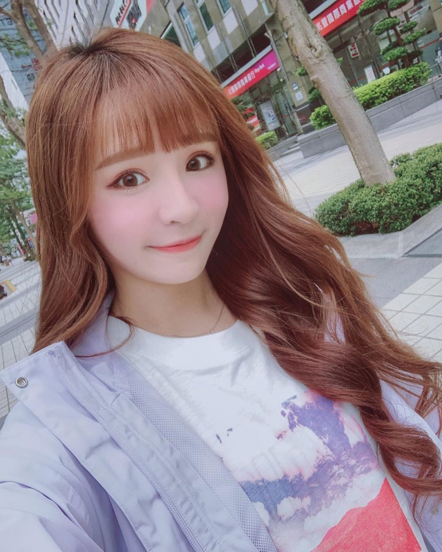 YouTuber Yuan Yuan Faces Backlash Over Staged Shower Prank 1 Yuan Yuan posing for a photo