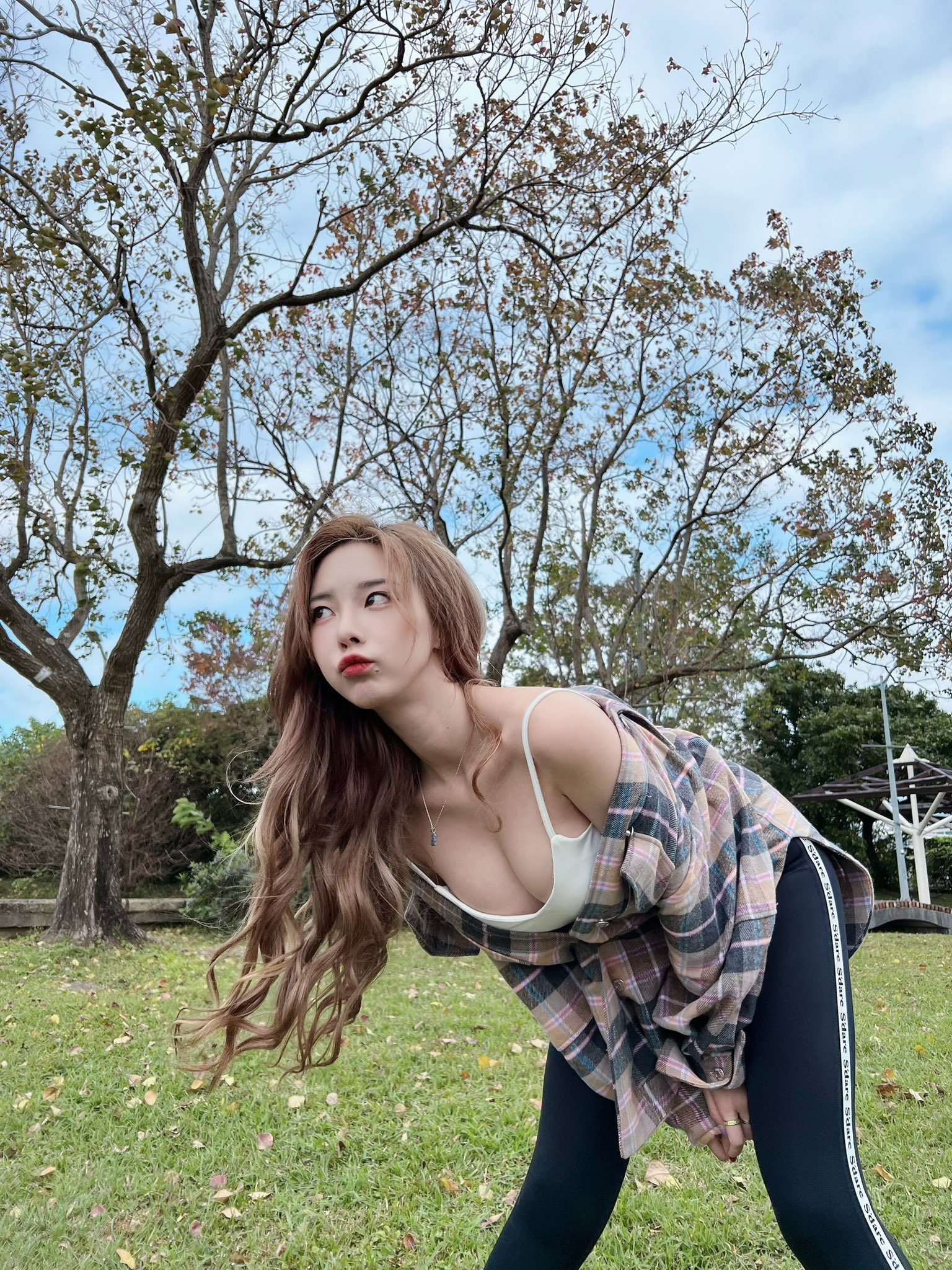 Streamer Quỳnh Đinh Hits Back at 'Selling Out' Accusations 4 photo 1748423225150 1748423225870758277718 1750650443762 1750650443819399331049 1750651215690 17506512162191799518892
