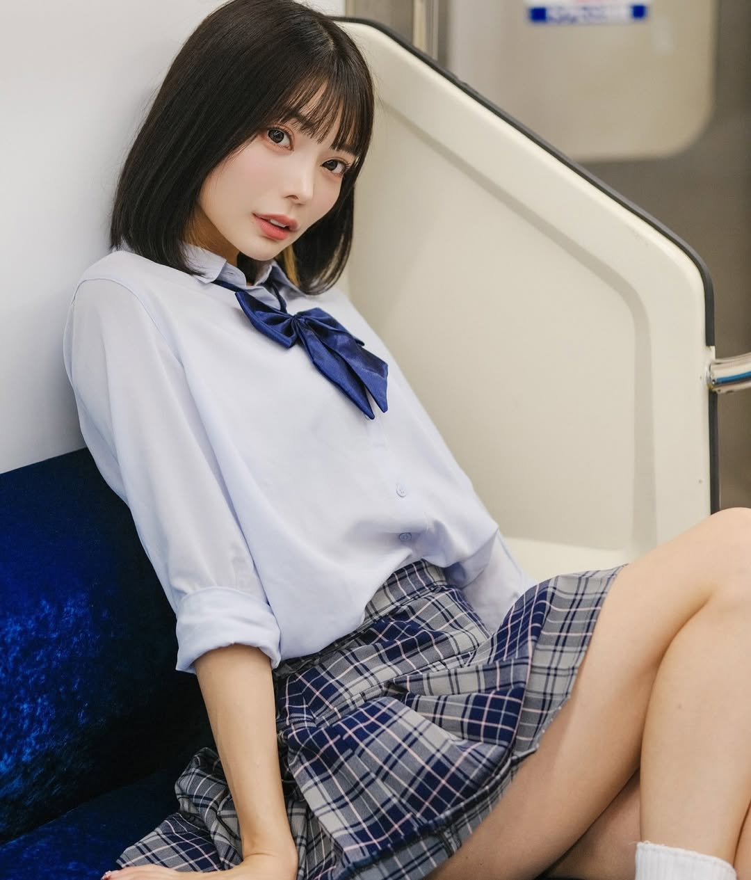 Cosplayer Miyu Yonekura Mistaken for AI Because of Her Flawless Look 4 Miyu Yonekura cosplay smiling