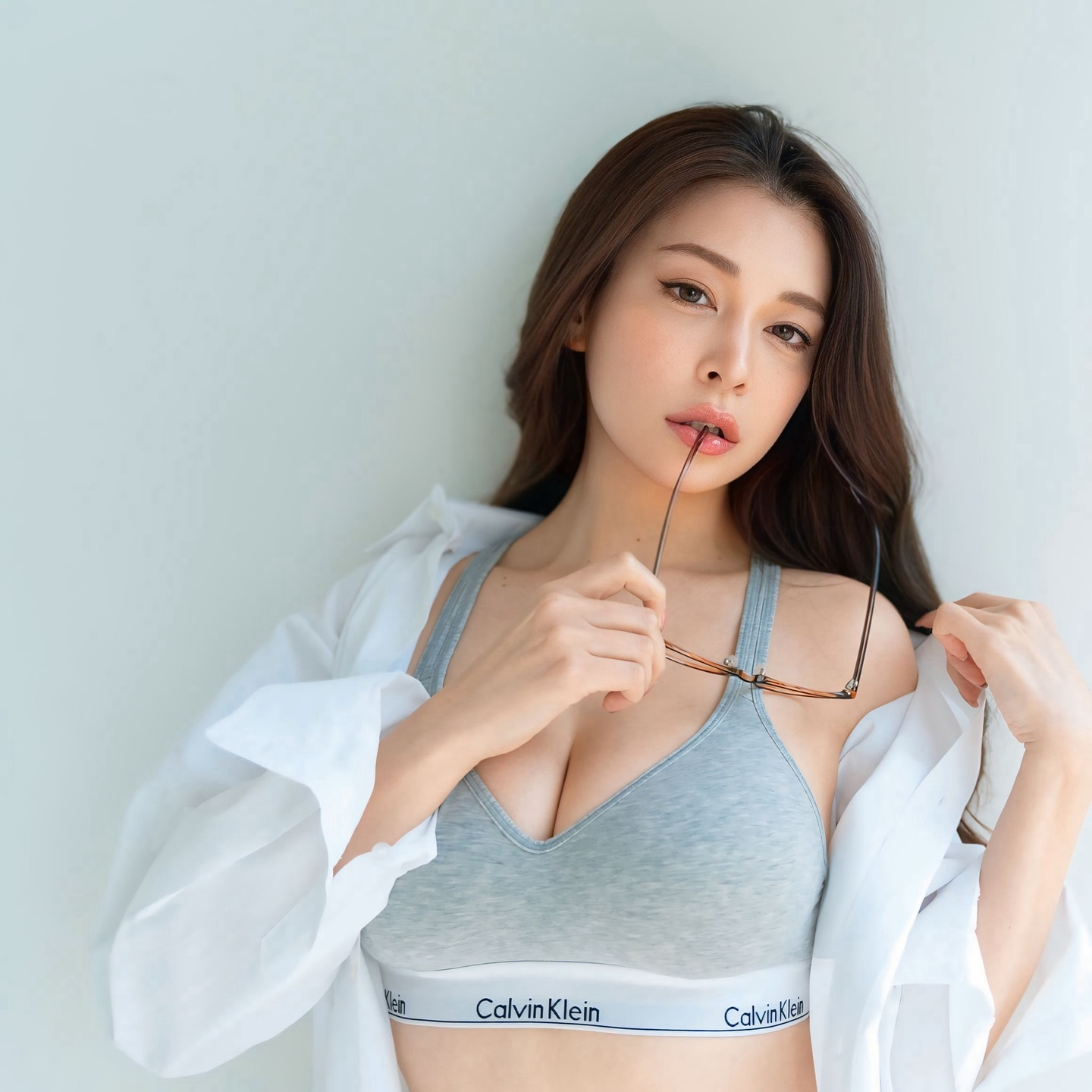 Tachibana Mary Announces Retirement, Fans Left Heartbroken 1 Tachibana Mary in a stylish pose
