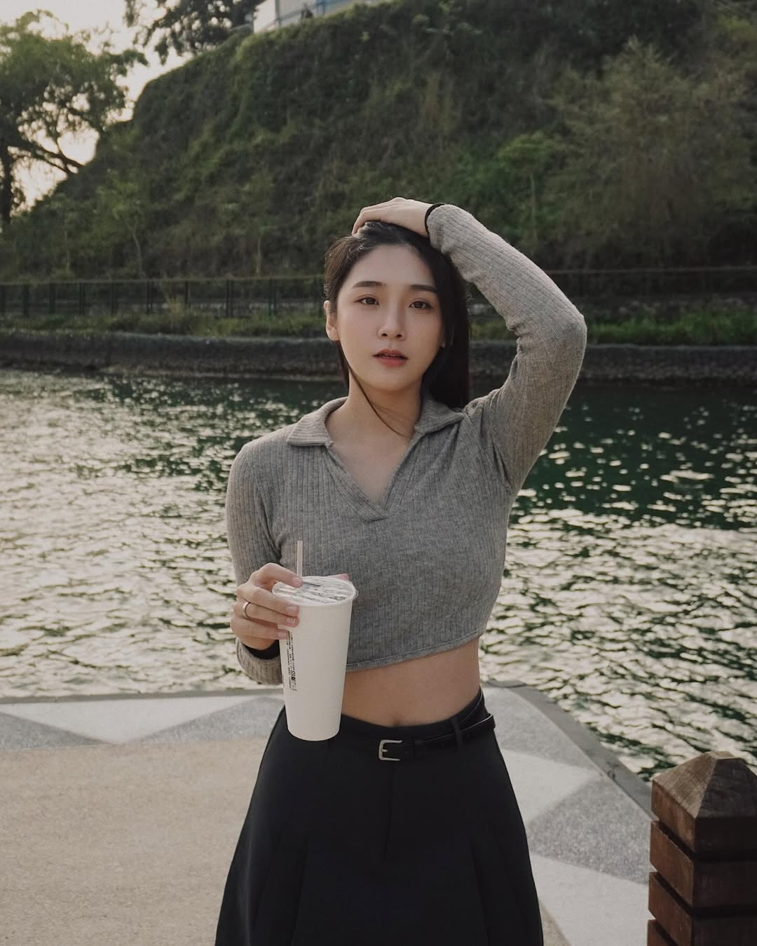 Hot Girl Zoe Lữ Tư Dư Goes Viral Just Eating Noodles 2 Zoe Lữ Tư Dư close-up