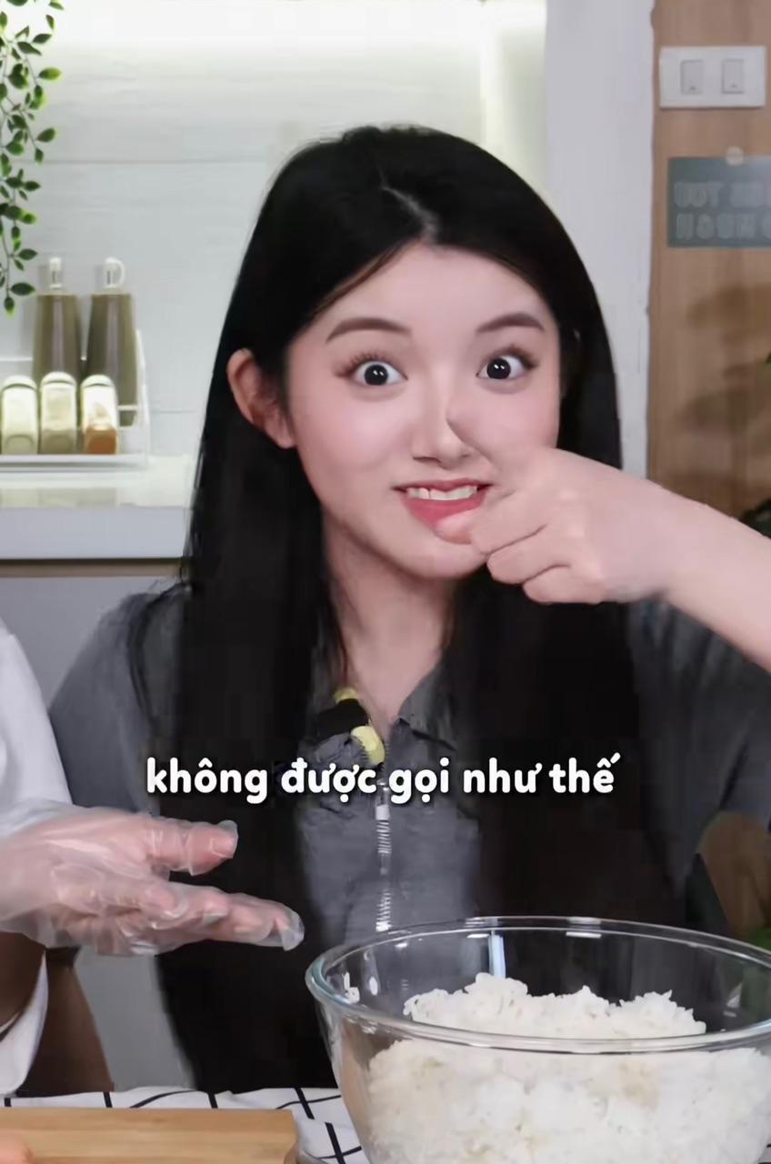 Mukbang Star Quỳnh Trương Claps Back at Swallowing Rumors 6 Quỳnh Trương smiling