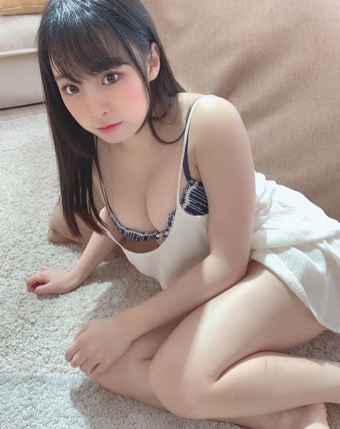 Hot Girl Ching Yee Furious After Nearly 1,000 Private Photos Leak 2 Ching Yee statement on leaked photos