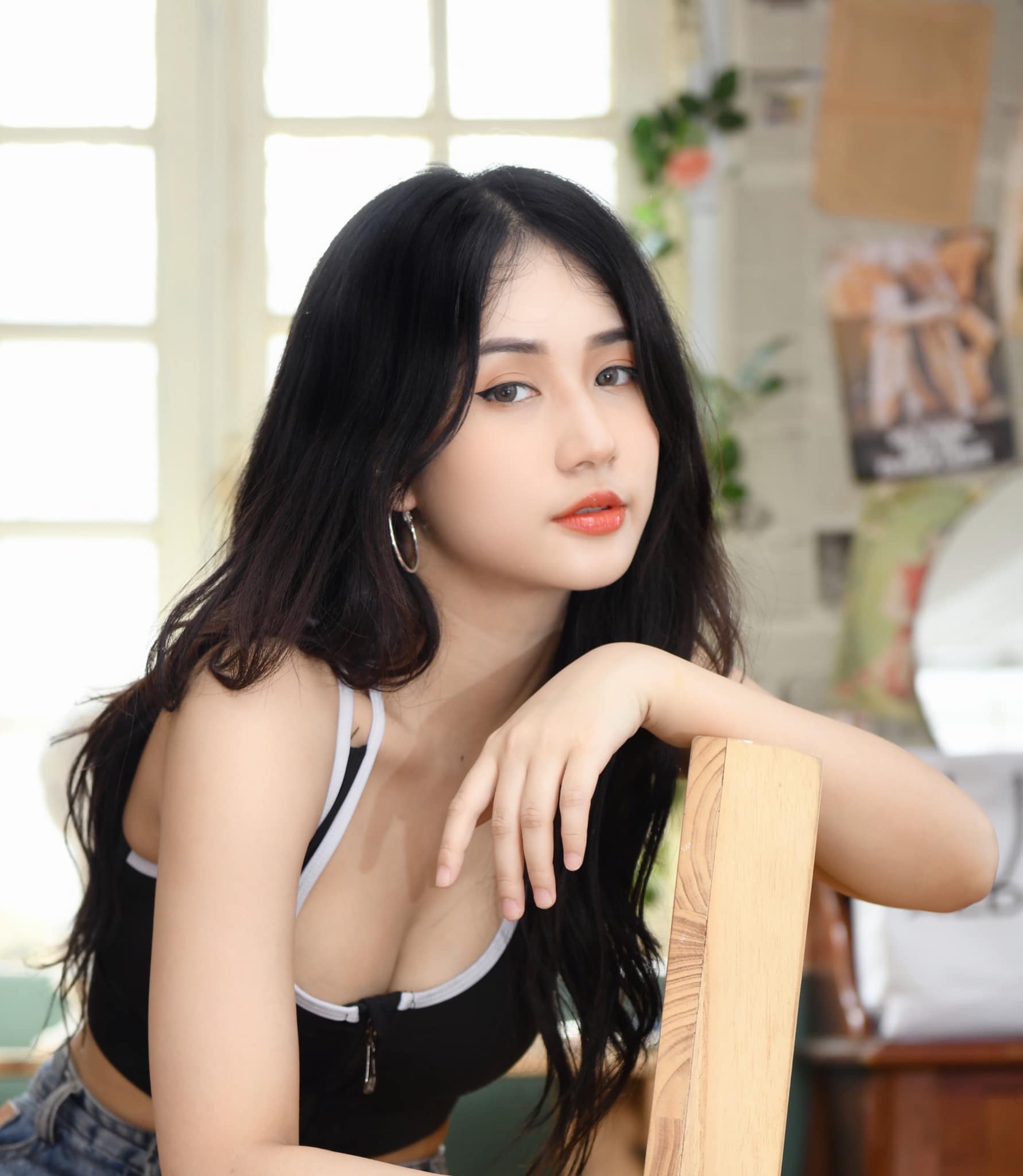 Liên Quân Star Như Lê Drops Stunning New Photos Before Birthday 11 19009152728401442996292115081917805625765186n 1752210037332972540838 1752221852688 1752221852886130994402