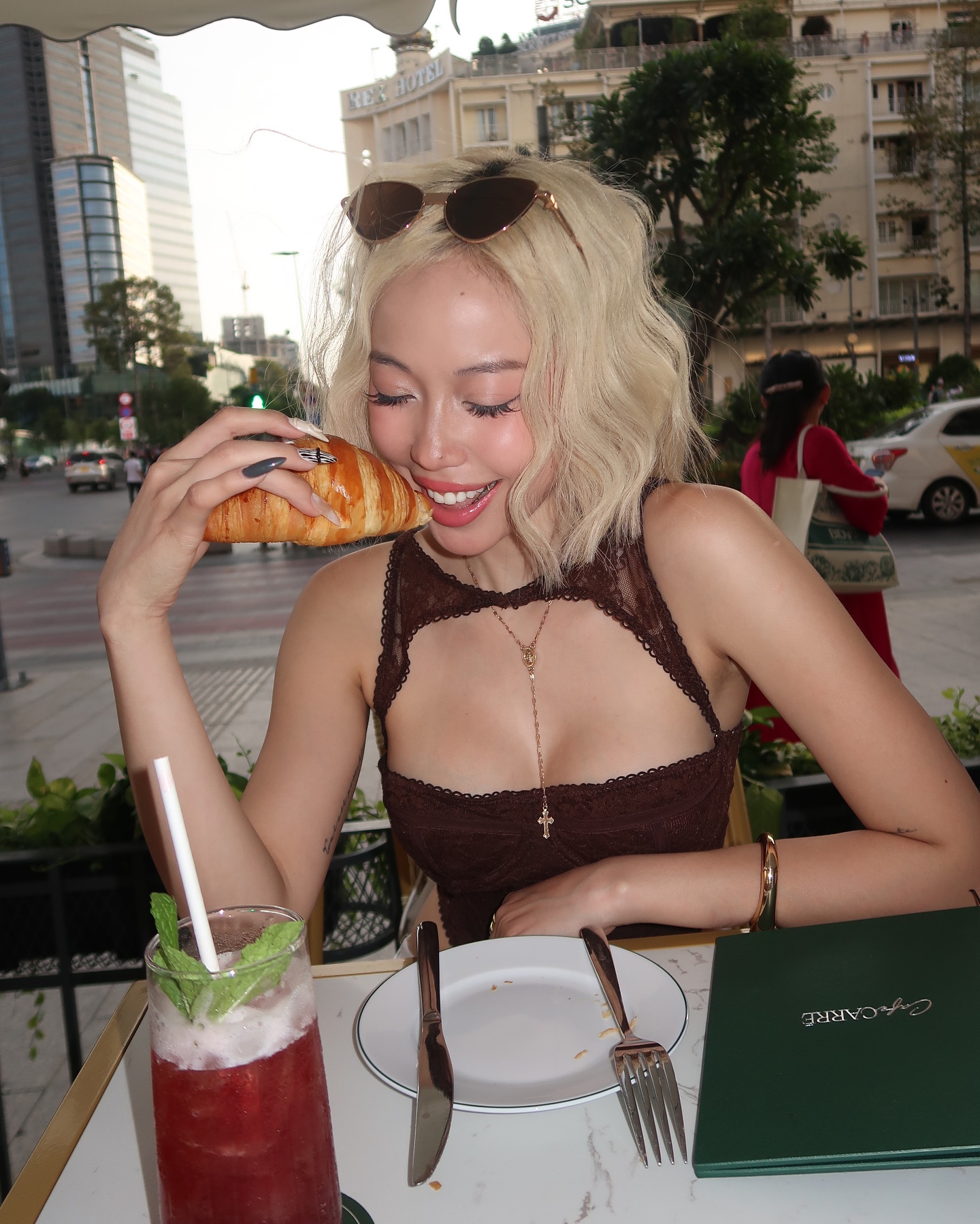 Fans Can't Look Away from Khuê Phạm's Stunning Feed 10 483164194184928631310090671466914490442735791n 17535137336931300457049 1753516488953 17535164890851406824025