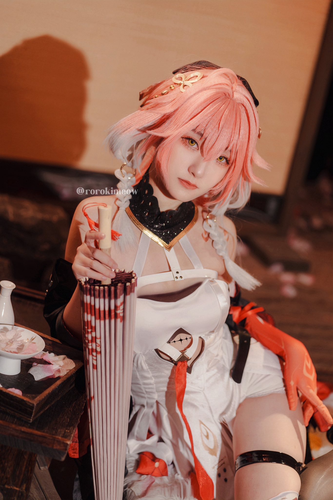 Cosplayer Who Looks Just Like Sơn Tùng M-TP Wows Fans in Vietnam 3 Roroki recreating Sơn Tùng M-TP's pose