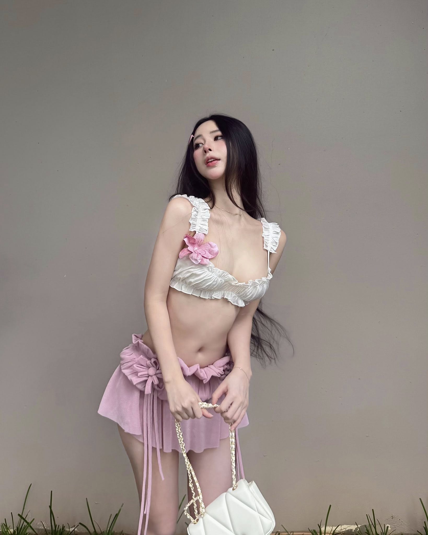 TikToker Uyên Ni Shows Off Million-Dollar Monthly Income, Claps Back at Haters 8 51435789714177279128487427357267904853820432n 1752207018454497644974 1752207904372 1752207905777144647672