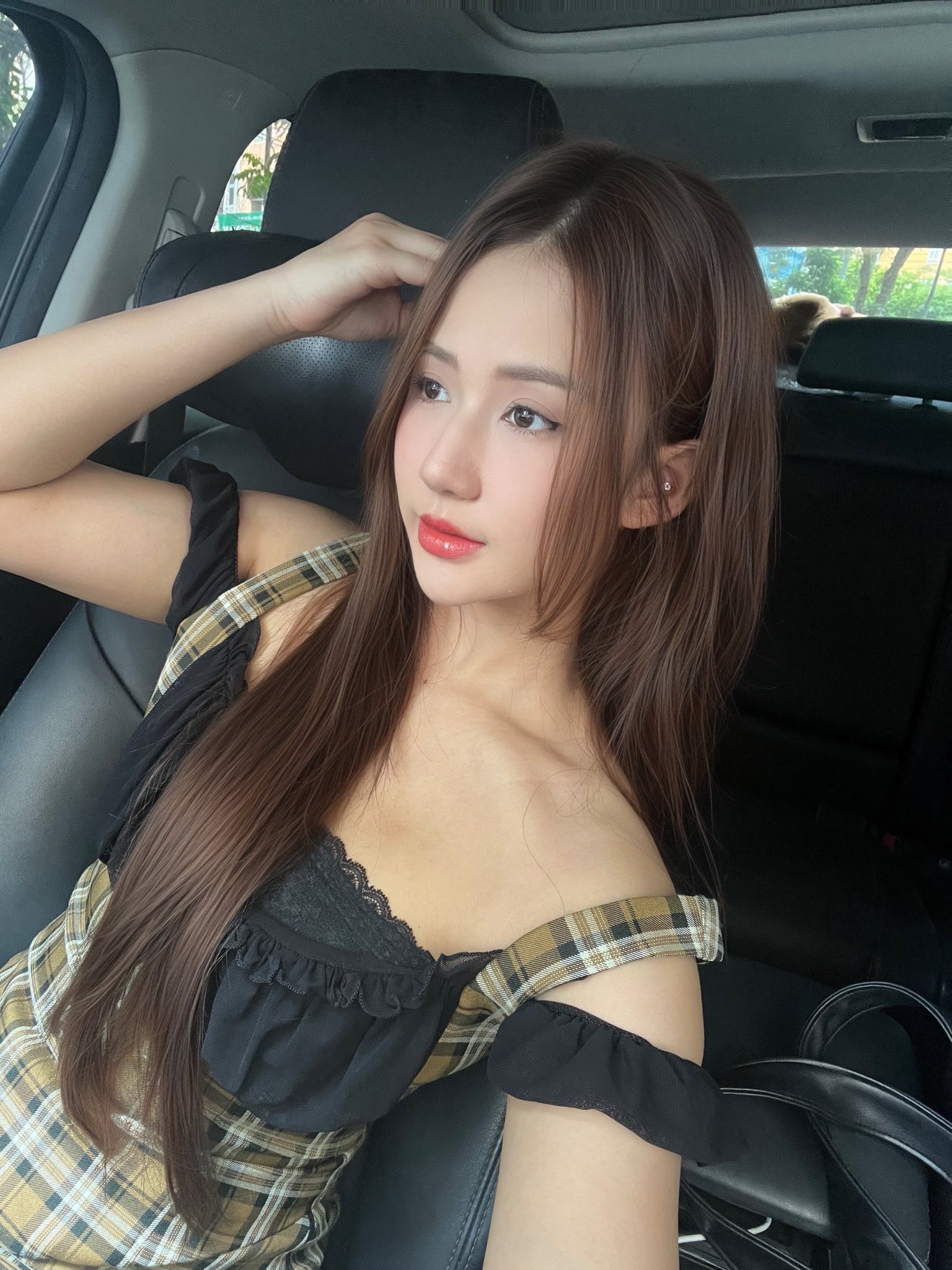 Liên Quân Star Như Lê Drops Stunning New Photos Before Birthday 7 51757846239775509258885376207303194943969078n 1752210016387344944147 1752221848006 17522218481741505842874