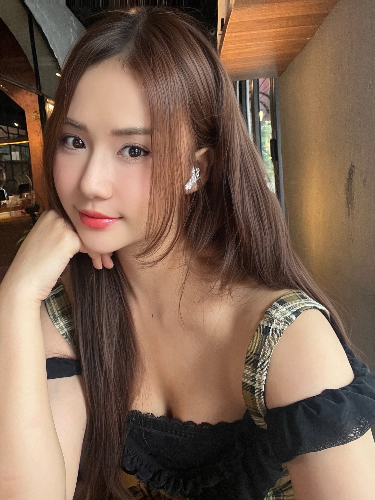 Liên Quân Star Như Lê Drops Stunning New Photos Before Birthday 5 51765906439775508858885417026818304741799852n 1752210192992652151112 1752221845345 1752221845526963195572