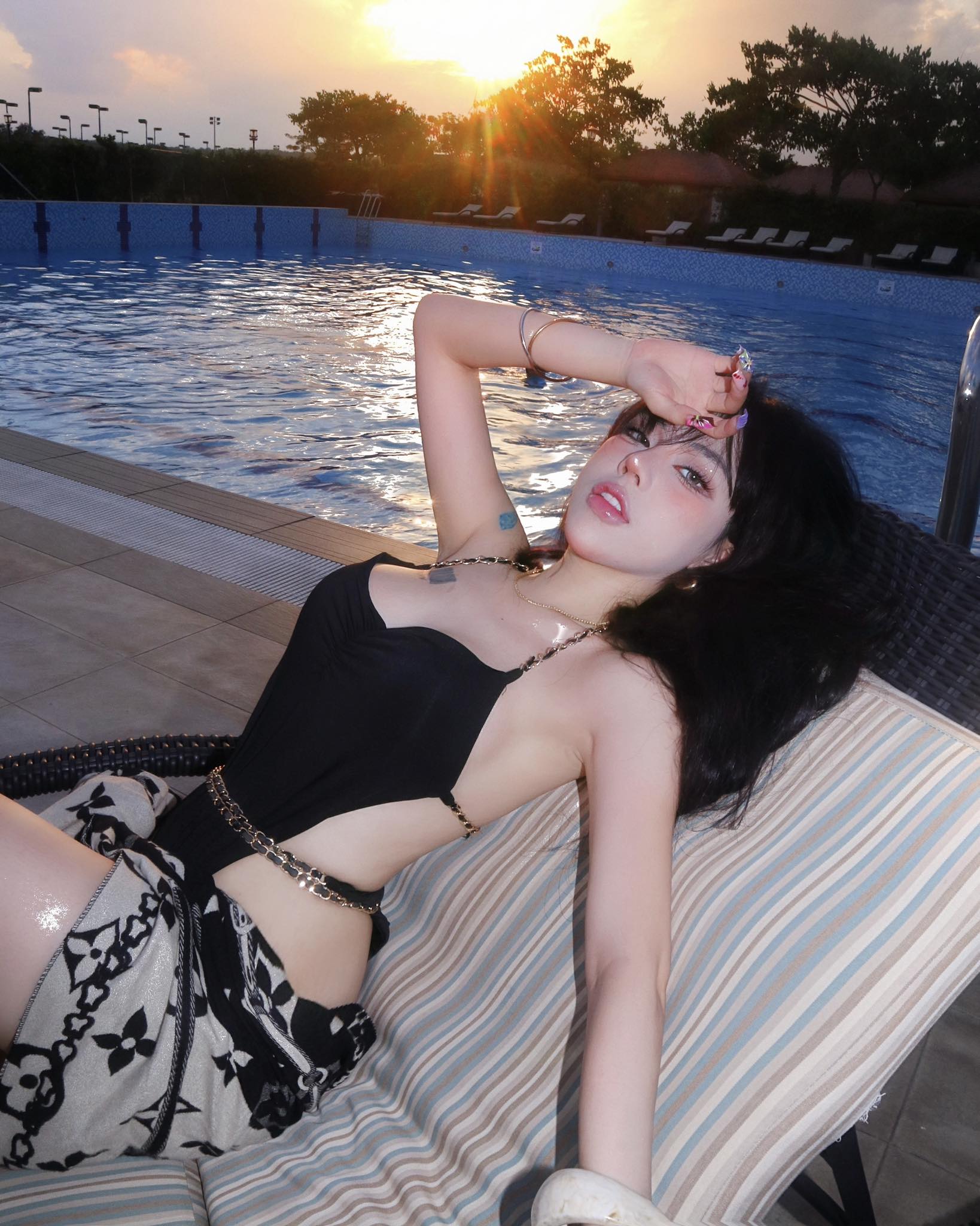 TikTok Star Bao Khuyen Susan Shows Stunning No-Makeup Look 4 51816906225101913593390867441430953465547592n 17538612547921988187569 1753862879506 17538628802331815999409