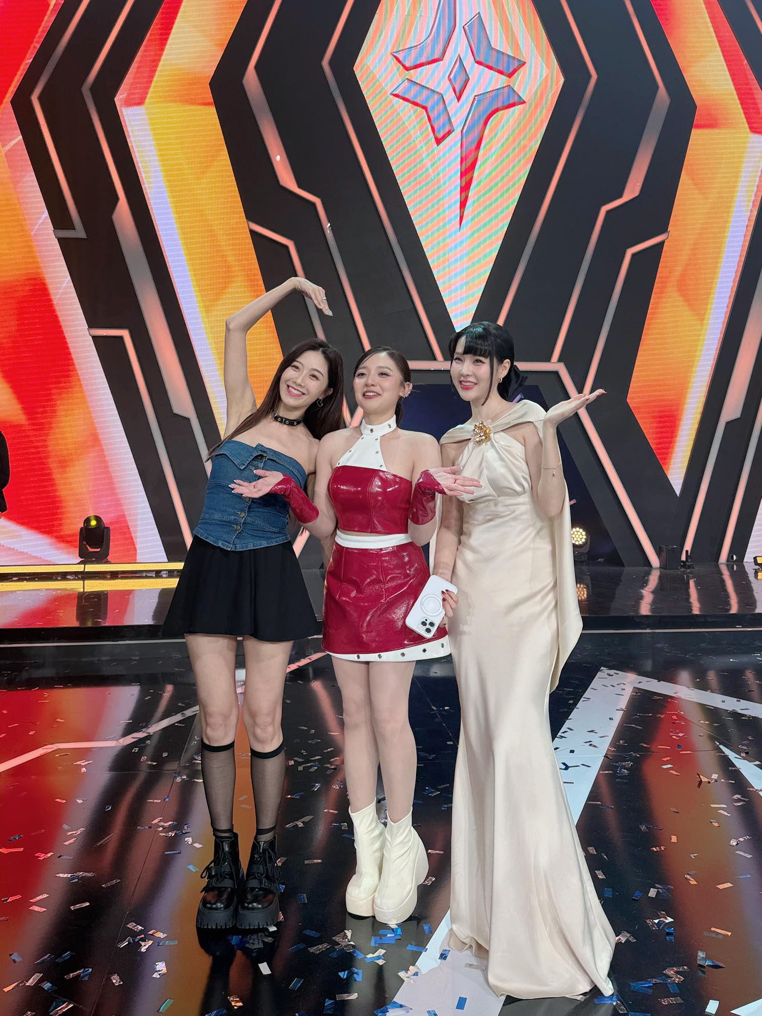 Top Vietnamese MC Phuong Thao Opens Up About Online Hate 7 52037075111045567584024086733458135260715533n 1753153601390920813283 1753165116228 17531651164161019053256
