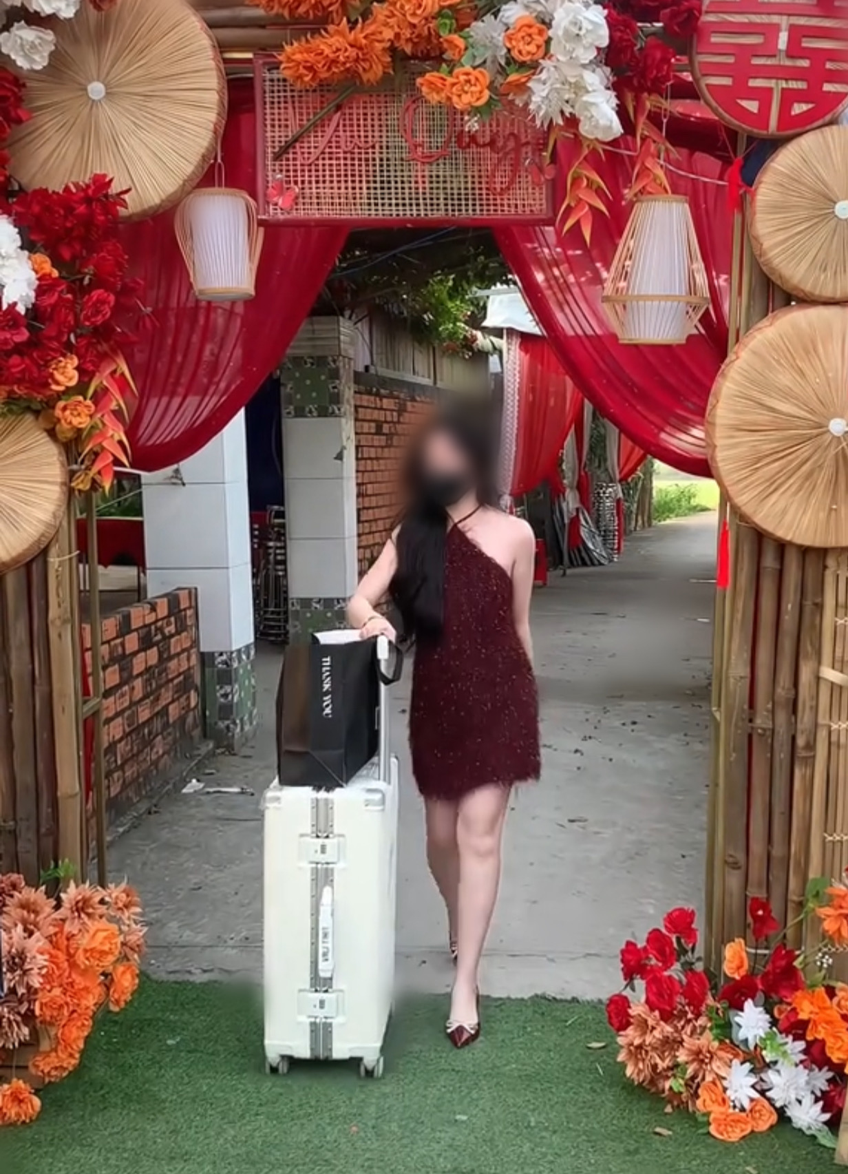 Makeup Artist Sparks Debate with Bold Wedding Looks 3 anh 1 17534335395092109374322 1753486811371 17534868119121645703643