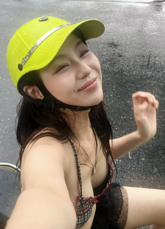 Bikini street photoshoot in Da Nang