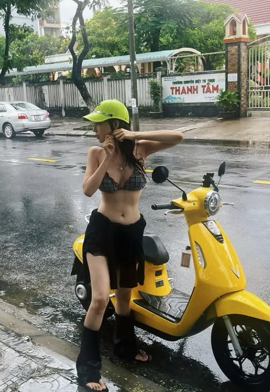 Korean woman in bikini in Da Nang street