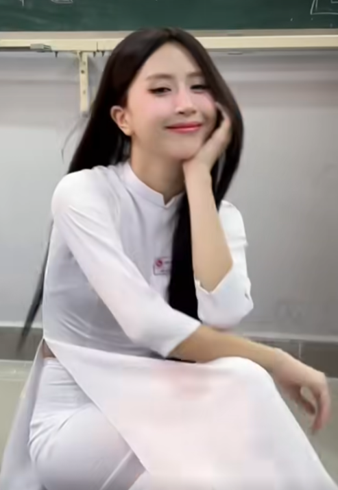 Quỳnh Anh Shyn’s Viral Video Sparks Major Nostalgia 5 screenshot 2025 07 25 153822 1753434996453906031014 1753486942704 1753486943246986995346