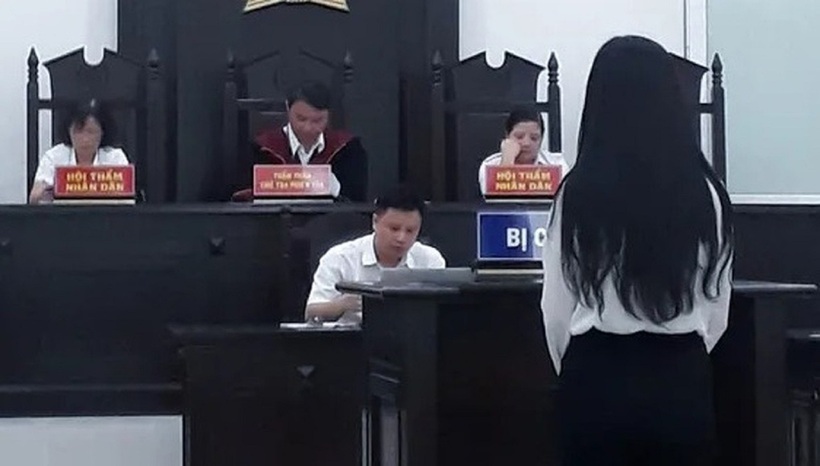 Student Brokered $650 Escort Deals in Hanoi 2 Defendant L. at trial. Photo: Dan Tri