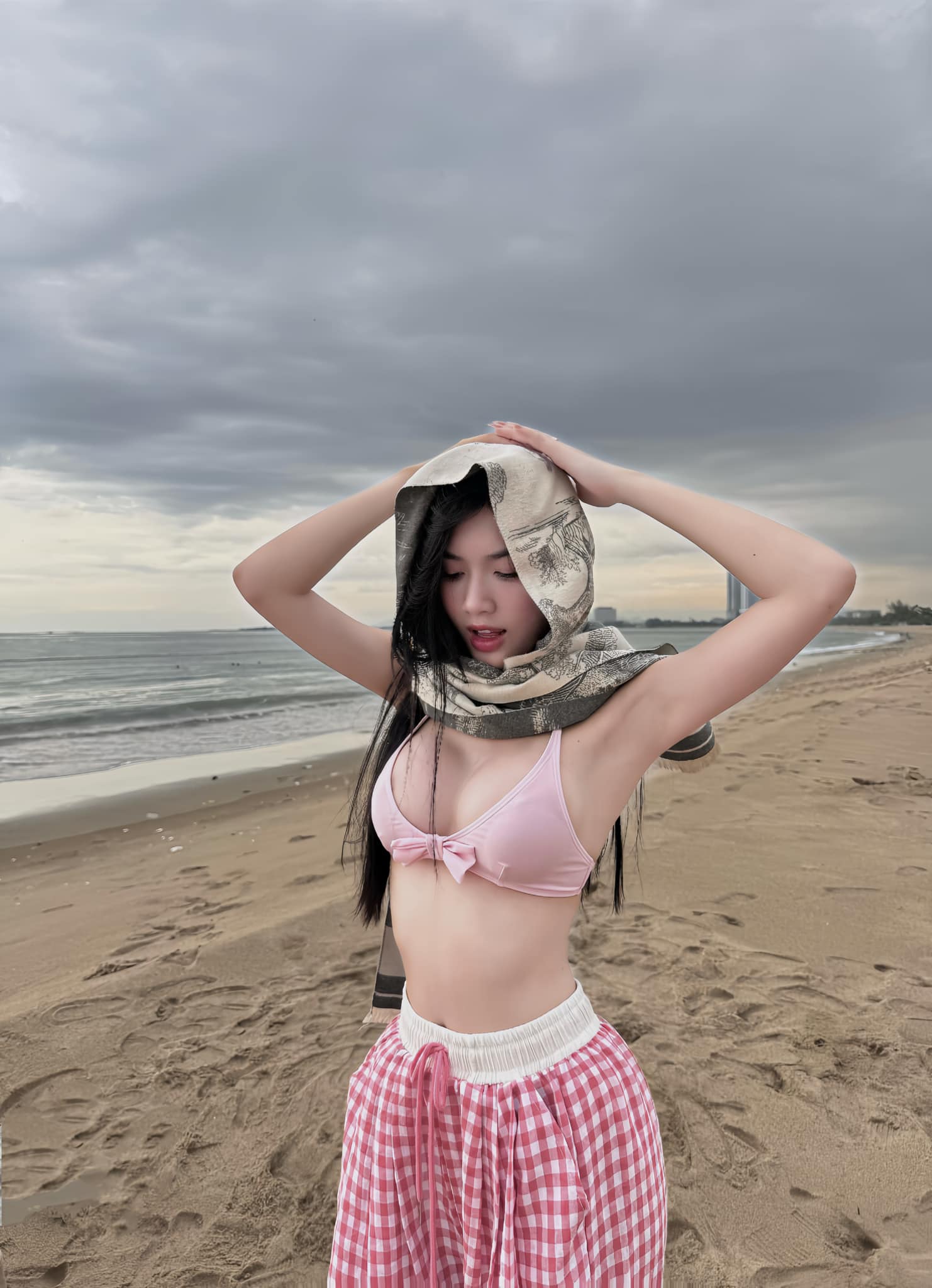 Model Thuy Dung’s Accidental Post Sparks Social Media Frenzy 9 Thuy Dung posing confidently
