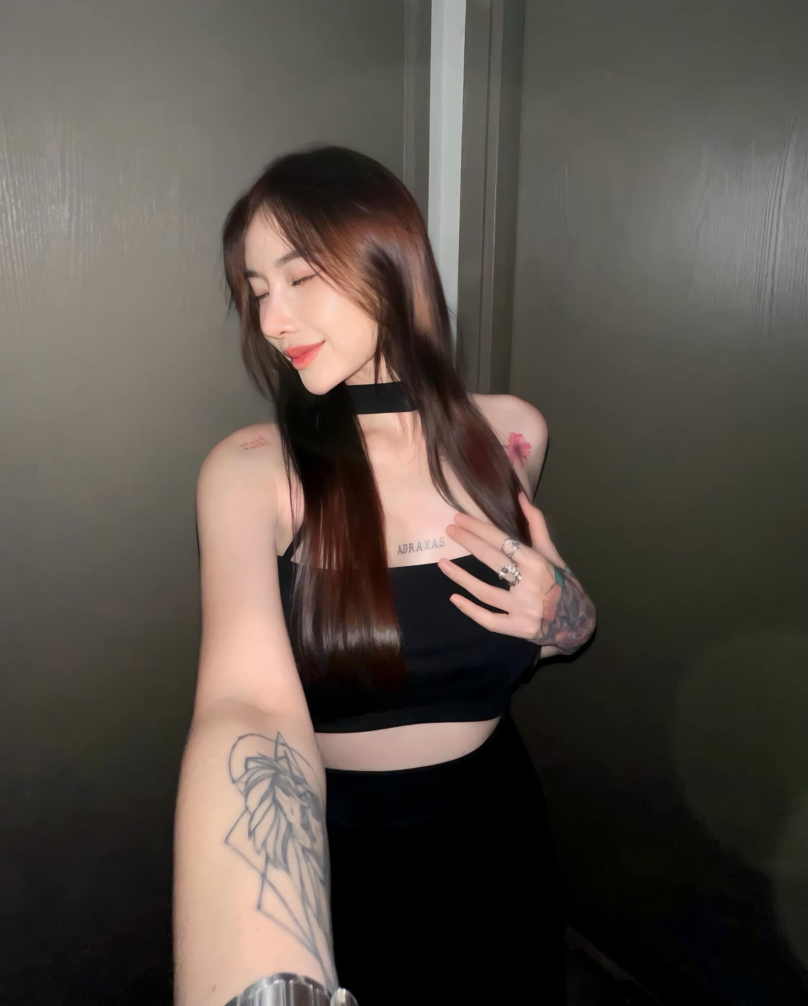 Streamer Cô Chip Returns With Stunning Bikini Photos 9 Cô Chip fitness routine