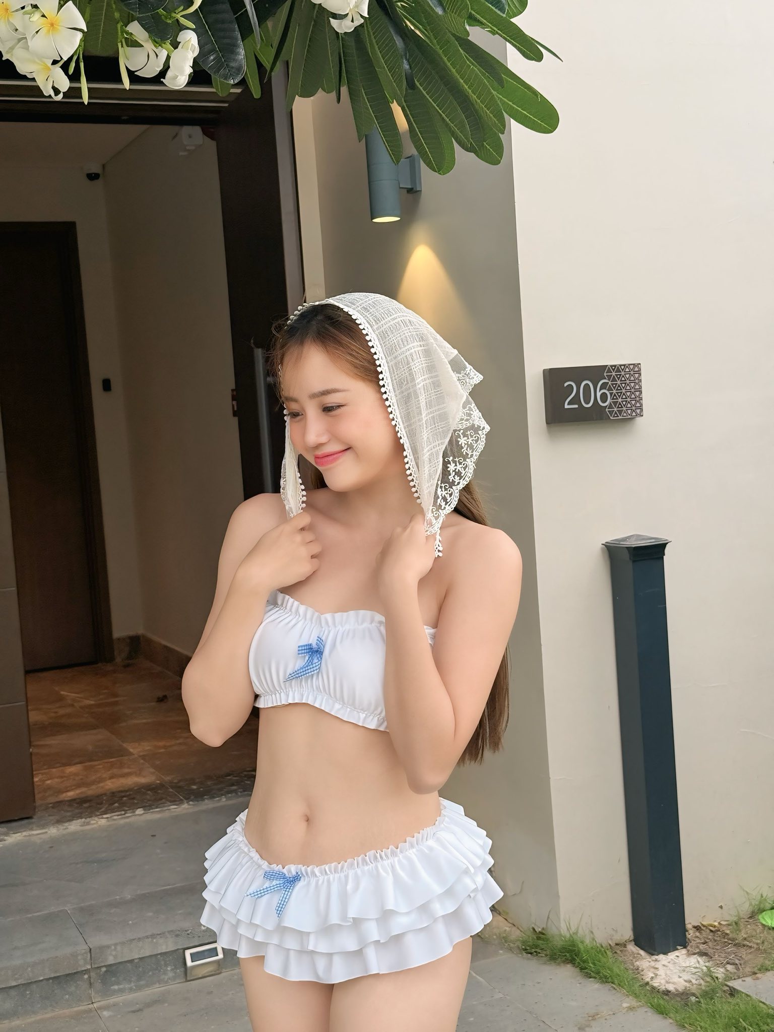 Mai Linh Zuto’s Stunning New Look Surprises Fans 1 Mai Linh Zuto in a rare sexy look