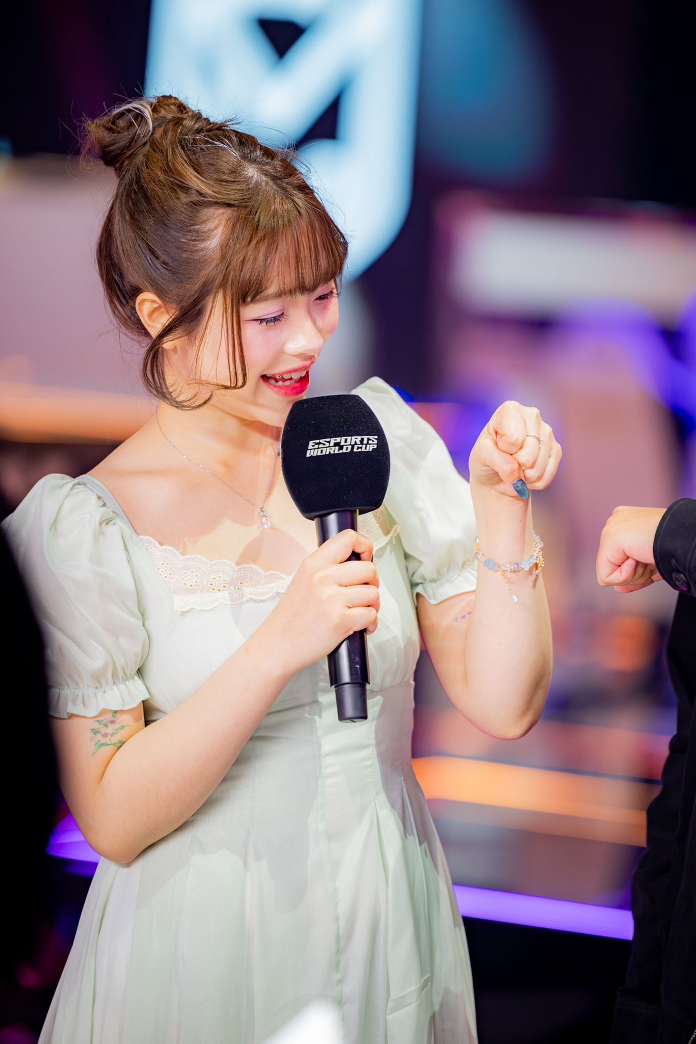 Free Fire MC Yoonsul Claps Back at Pregnancy Rumors 2 Yoonsul hosting an esports event