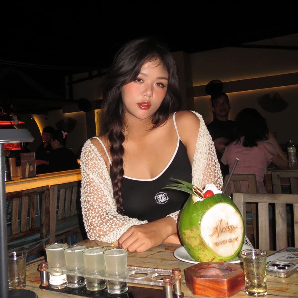 Meet the Stunning Parade Goddess Turning Heads Online 4 Ngo Lam Phuong in stylish casual wear