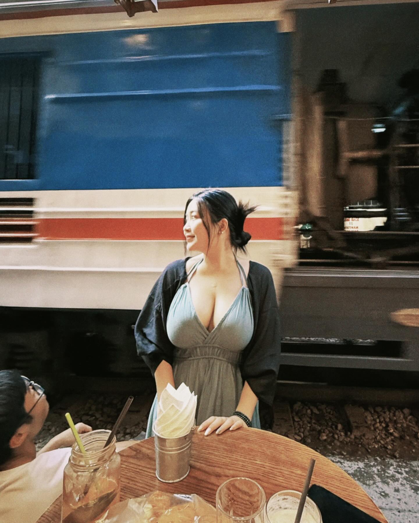 Stunning Hanoi Girl Beats 40-Degree Heat With Hot Photoshoot 8 Final artistic shot from the hot photoshoot