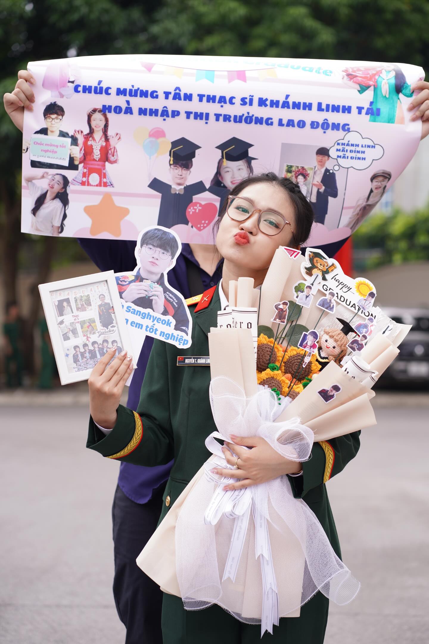 T1 Fan’s Hilarious Master's Degree Flex Goes Viral 1 527579542178983980732547942933489410172303908n 17544426494051338576259 1754448254131 1754448254420889714459