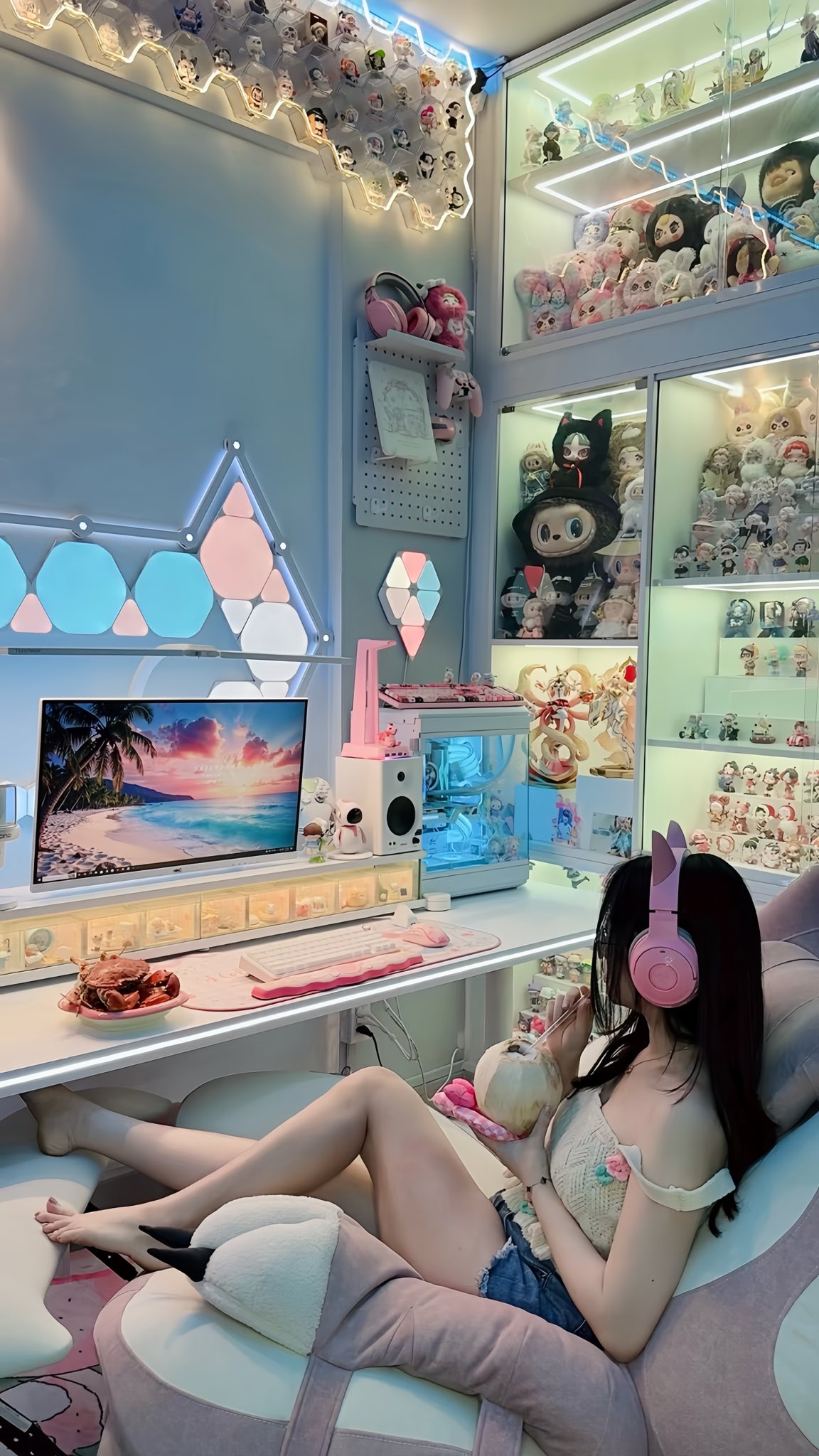 Gaming setup with beach theme