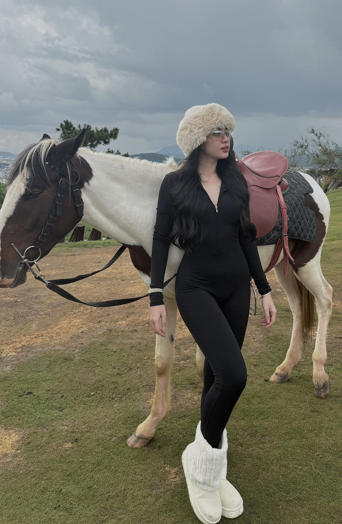 Trâm Anh Stuns with Confident Horseback Photos 7 Trâm Anh posing confidently on horseback